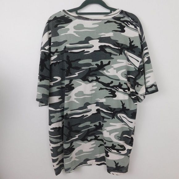 Camo short sleeve t-shirt. - Picture 2 of 3